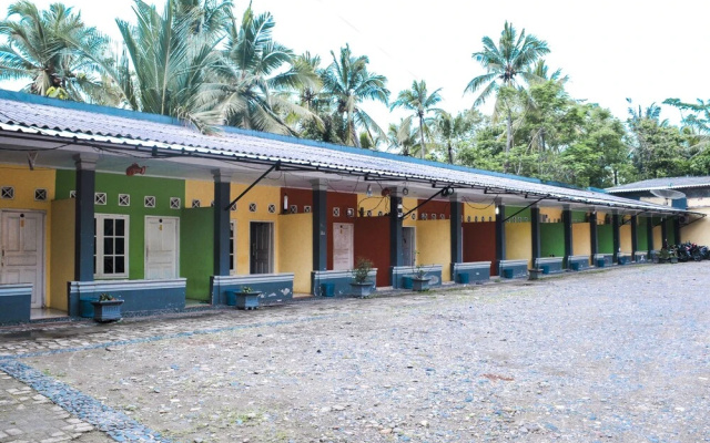Rendy Putra Malingping by OYO Rooms