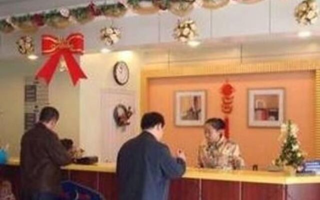 Home Inn Hong Kong Middle Road