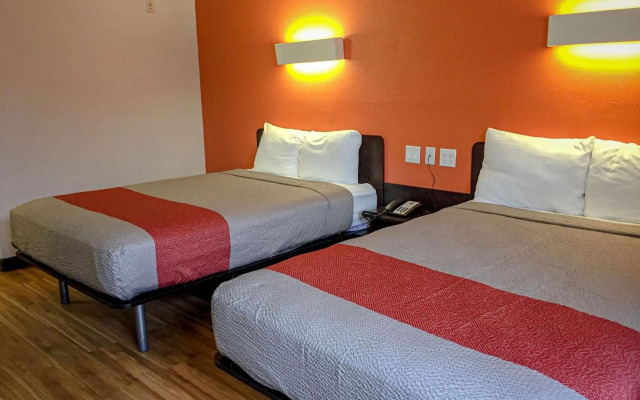 Motel 6 Woodway, TX