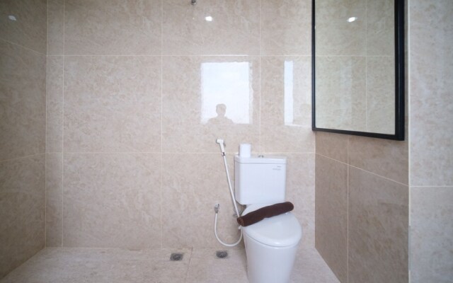 Homey 3Br With Private Lift At Grand Sungkono Lagoon Apartment