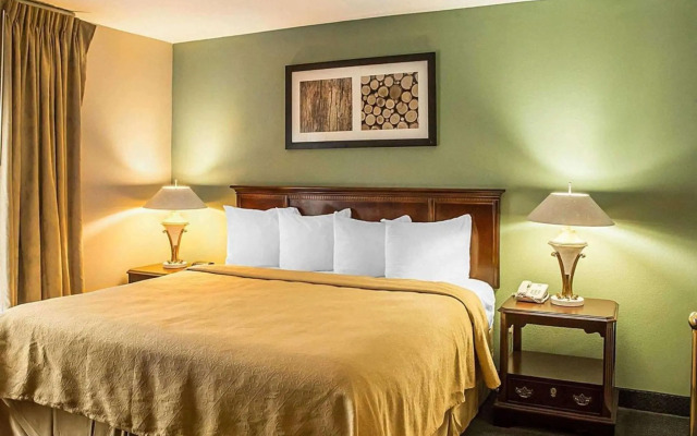 Quality inn & Suites Cincinnati I-275