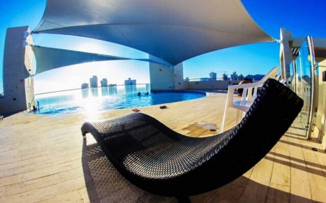 Sea View Apartment with Swimming Pool & Hot Tubs