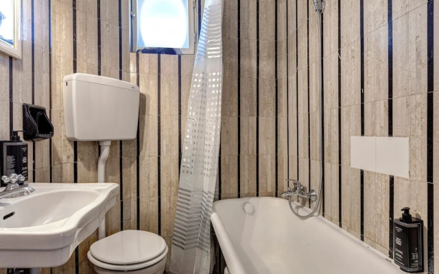 Palestro Apartment by Mamo Florence