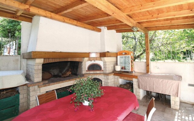 Nice Home in Kastel Luksic With Wifi and 1 Bedrooms