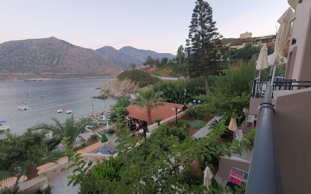 Evita Studios & Apartments