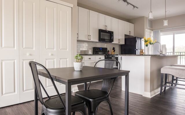 Urban Apartments with Parking Pool Balcony