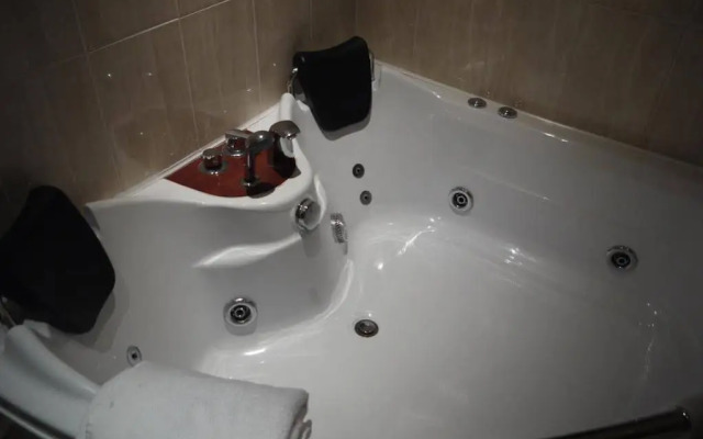 Dimple Well Lodge Hotel