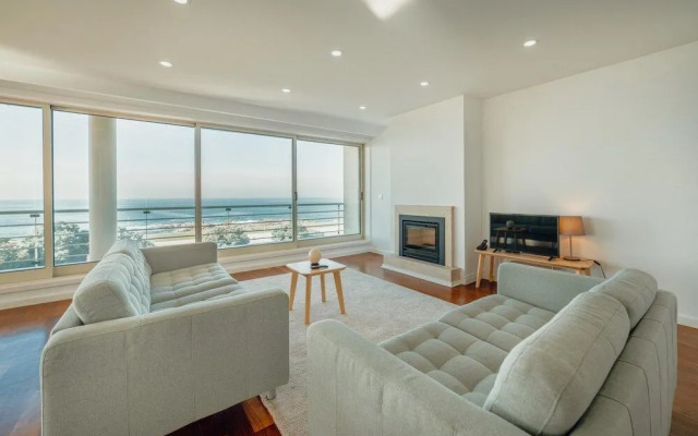 Grand Modern Seaside With View