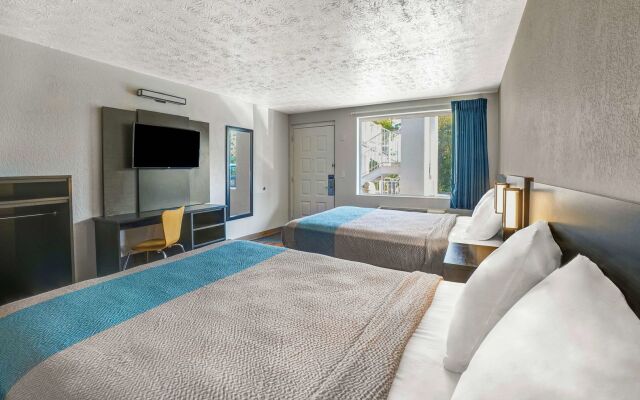 Motel 6 Lexington East