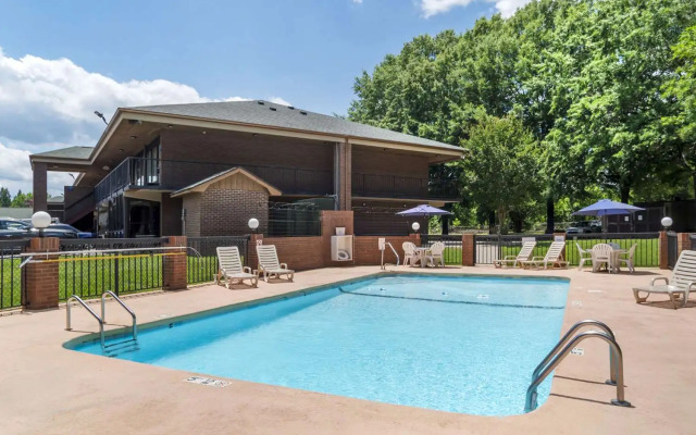 Days Inn by Wyndham Wilkesboro