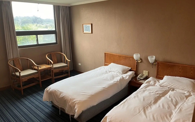 Kinsa Holiday Hotel