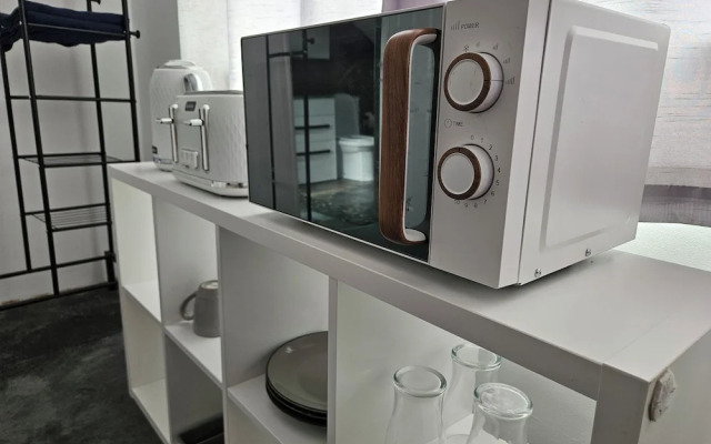 SnoozeDen Westmead – Windsor Castle & Legoland