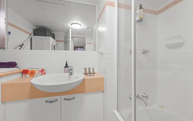 Stylish 3BR Oceanfront Stay by Mooloolaba Esp
