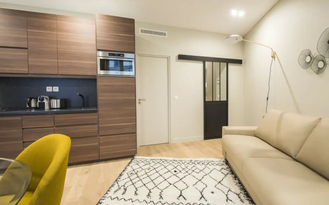 Luxury Apartment in Paris - République
