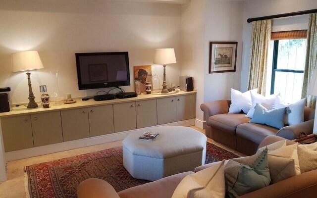 Q in Fresnaye