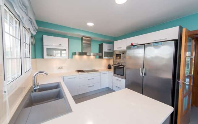 HomeHolidaysRentals Royal