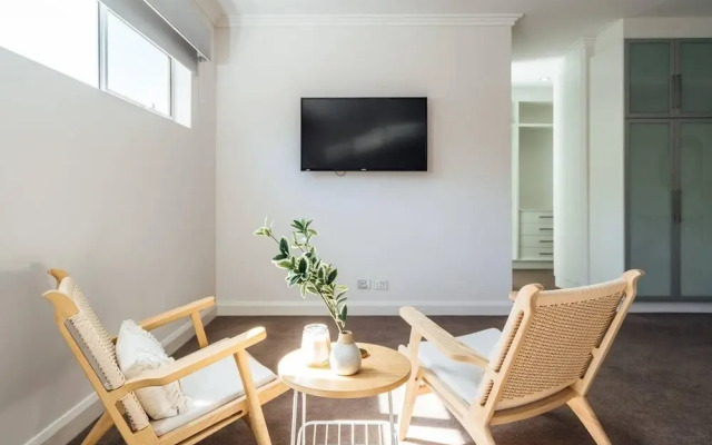 The Grand Oasis - Pool - Wifi - Mins From Beach