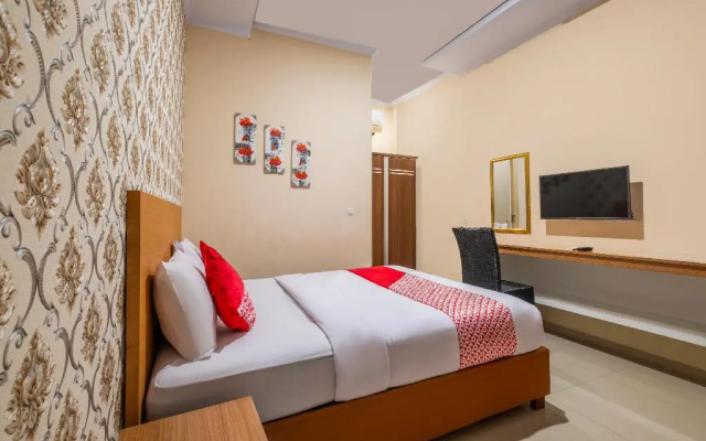 OYO 876 D' Exclusive