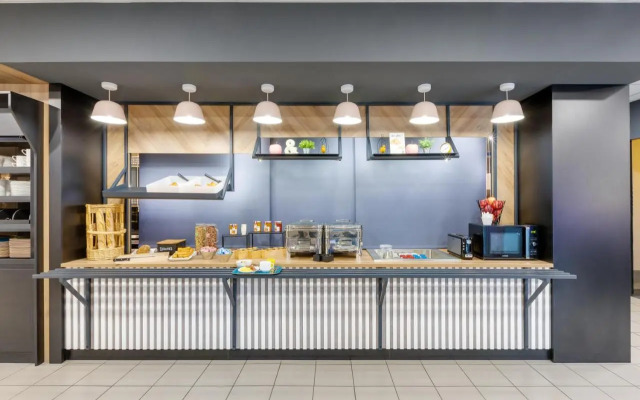 B&B HOTEL Le Port-Marly Saint-Germain-En-Laye