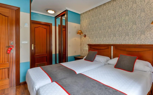 Hotel Puerto de Candas