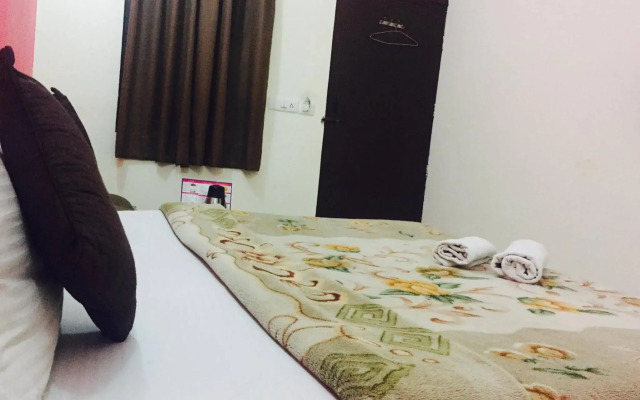 OYO 9148 Hotel Global Inn