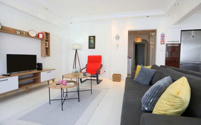 Modern Cozy Flat With Central Location in Sisli