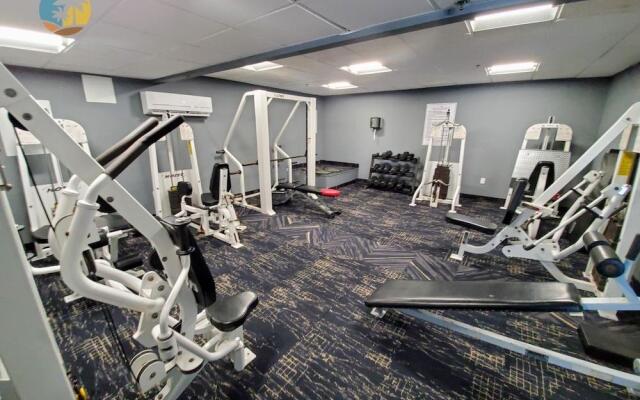 Alexander 1121 3 Bedroom Apts by RedAwning