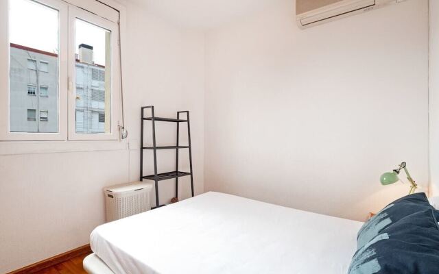 Lovely 2Bed W Balcony In City Center, Near Metro