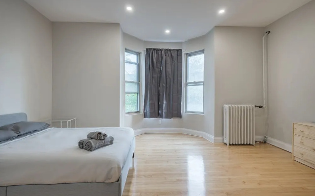 Beautiful 5BR in the HEART of Mile-End