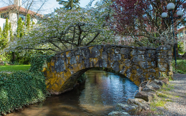Columbia Gorge Hotel and Spa