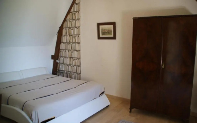 Chateau De Vaugrignon