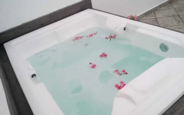 Dream House with Hot Tub