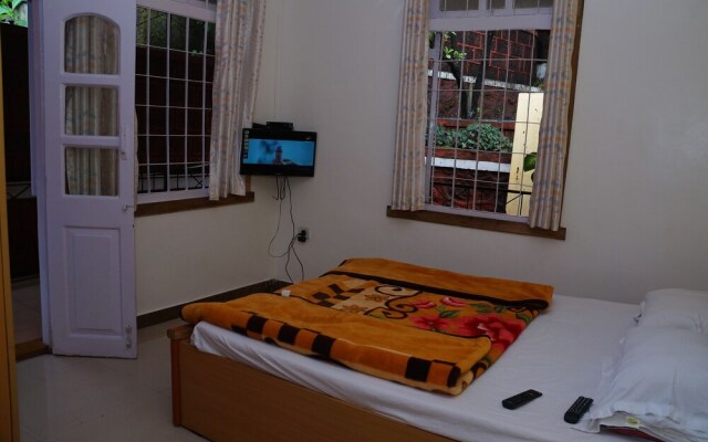 Hotel Godai Girikunj