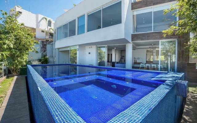 LUXO Villa Acapulco Zona Brisas Guitarrón