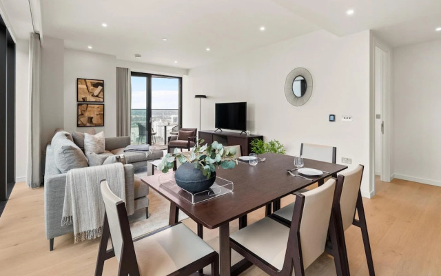 Luxury two Bedroom Apartment in East London s Docklands