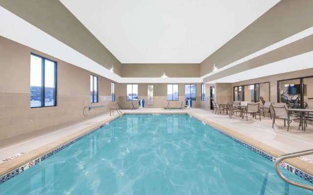 Hawthorn Suites by Wyndham Fargo