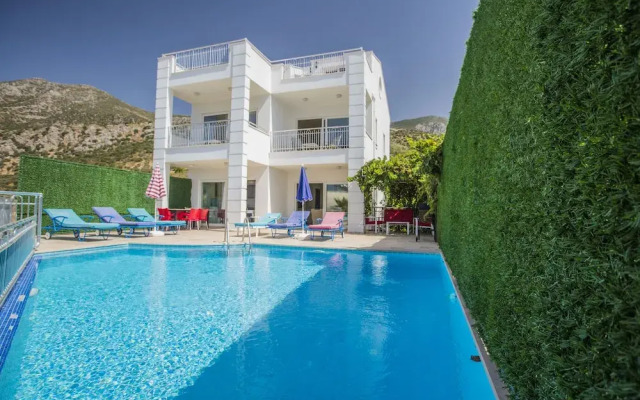 Villa Baysal 2 by Akdenizvillam