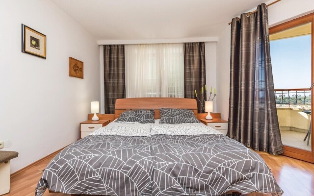 Amazing Home in Mundanije With Wifi and 3 Bedrooms