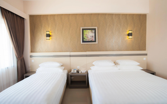 Lombok Raya Hotel – Guest Rooms – Mataram