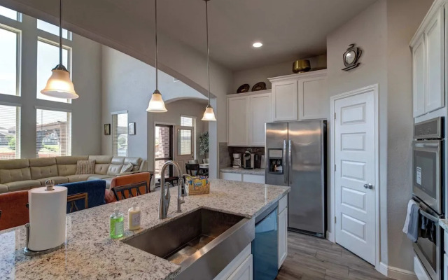 Lakeview Mansion A Chic Estate