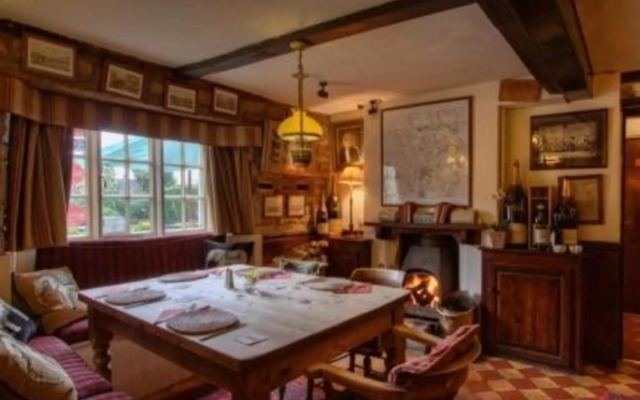 Old White Hart