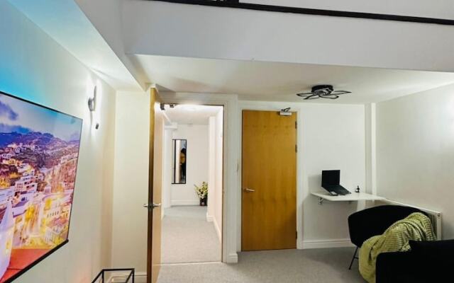 Home Away From Home- City Centre Gem
