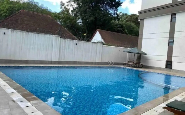 Lux suites 108 Riverside Apartments
