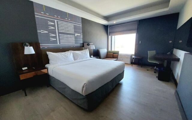 Courtyard by Marriott Santiago Airport