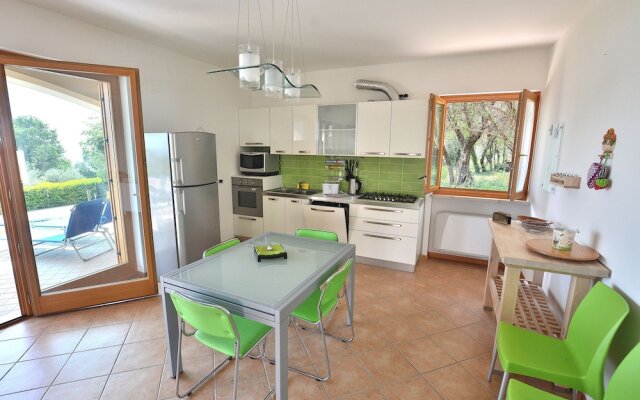 Apartment Fabiola With Pool Lake View