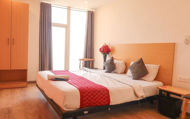 Noida Grand 121 by F9 Hotels