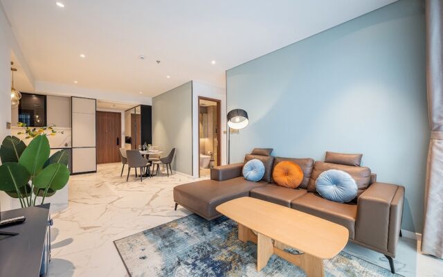 The Crest Residence Luxury by Metropole