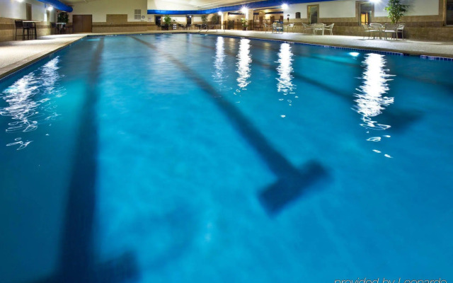 Holiday Inn Express & Suites Sheldon by IHG
