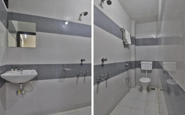 Hotel Cadillac by OYO Rooms