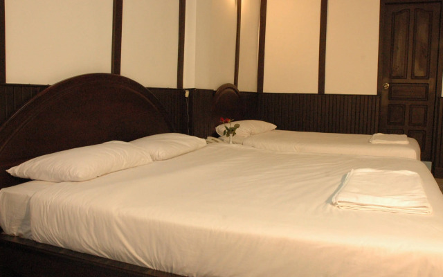 New Lao Paris Hotel